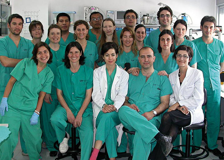 2009 Foto Promoción Curso de Microcirugía